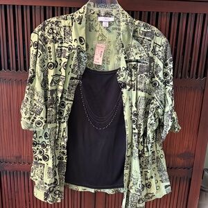 Dress Barn Light Green Printed Short Sleeve Button-Down Shirt with Black Tank